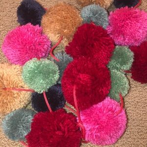 POM POM GARLAND